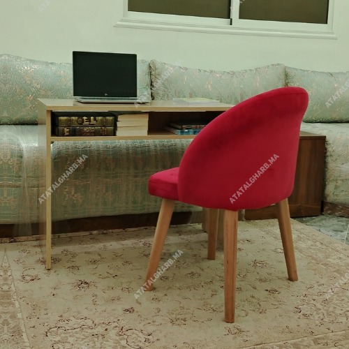 طقم مكتب وكرسي لمساحة عمل مرتبة