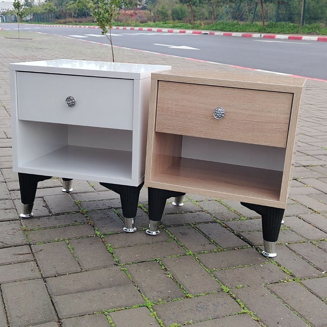 طاولة جانبية أنيقة وعملية لغرفة نومك